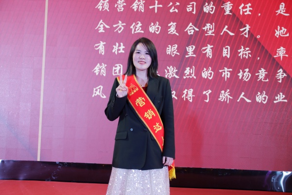严涵.jpg